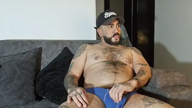 Snapshot of DaddyBear__ chatting on September 28, 4:43 am DaddyBear online show from September 28, 4:43 am