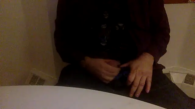 Snapshot of edger4lif3 chatting on October 13, 1:22 am edger4lif3 online show from October 13, 1:22 am