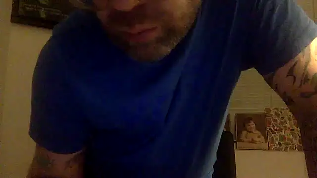 Snapshot of edger4lif3 chatting on October 14, 3:24 am edger4lif3 online show from October 14, 3:24 am