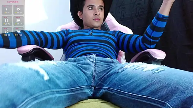 Snapshot of DayroDuran chatting on October 5, 7:40 pm DayroDuran online show from October 5, 7:40 pm