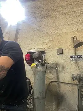 True Di online show from March 5, 9:00 pm