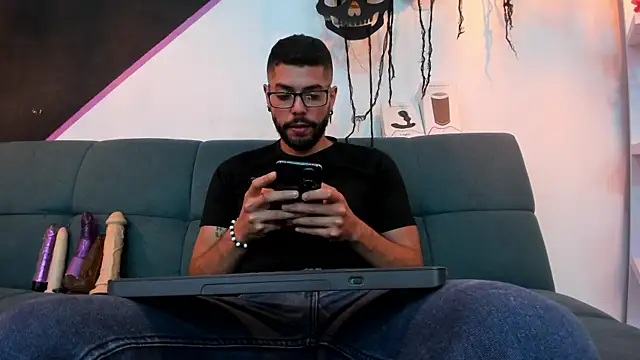 Snapshot of DanteWinter chatting on October 14, 3:13 am DanteWinter online show from October 14, 3:13 am