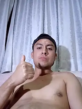 Snapshot of aczinovelez342 chatting on October 18, 7:35 am aczinovelez342 online show from October 18, 7:35 am