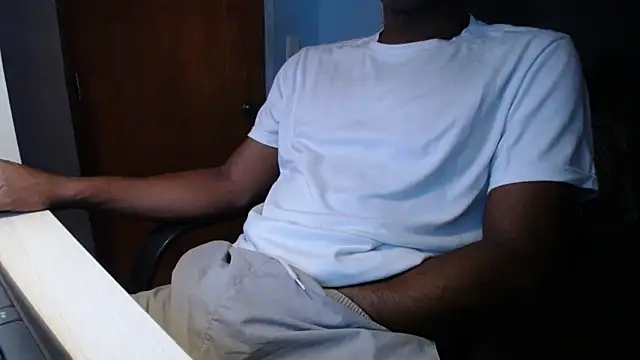 Snapshot of here_cumshot chatting on October 2, 3:21 am here cumshot online show from October 2, 3:21 am