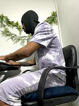 carl jhonson821 online show from October 19, 7:06 pm