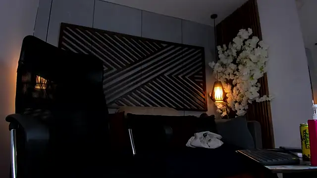 B Wild online show from October 22, 4:16 am