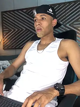 B Wild online show from October 21, 4:15 am