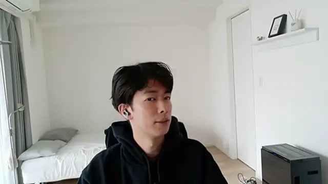 StuddedCatechin online show from November 18, 2:04 am