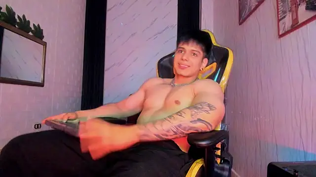 Snapshot of xKevyn chatting on October 8, 12:31 pm xKevyn online show from October 8, 12:31 pm