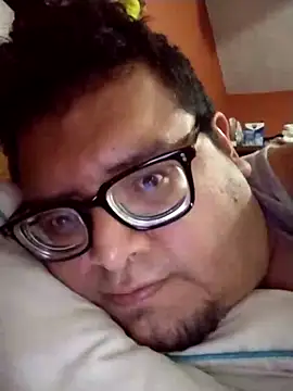 Snapshot of Santiagoqro85 chatting on October 4, 1:27 pm Santiagoqro85 online show from October 4, 1:27 pm