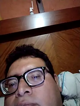 Snapshot of Santiagoqro85 chatting on October 9, 3:22 am Santiagoqro85 online show from October 9, 3:22 am