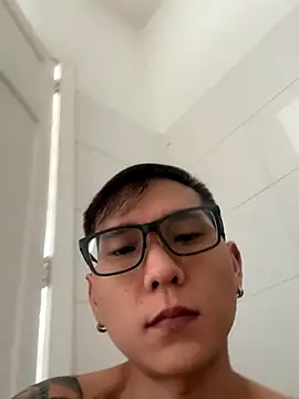 Snapshot of samuelcher chatting on October 2, 1:59 pm samuelcher online show from October 2, 1:59 pm