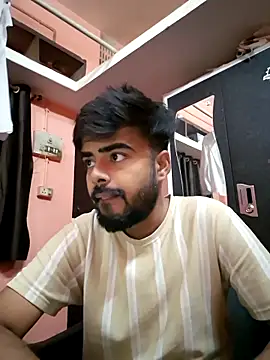 soniriyaa010101 online show from April 13, 3:45 pm