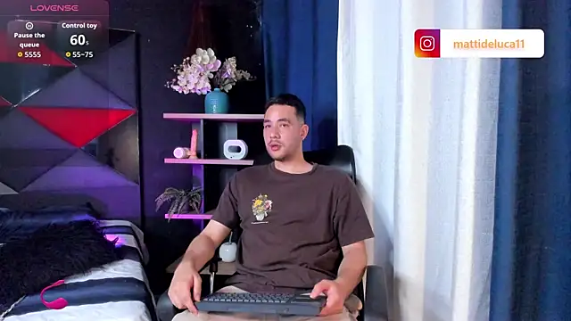 Snapshot of matti_de_lucaa chatting on October 16, 6:05 pm matti de lucaa online show from October 16, 6:05 pm