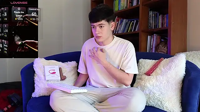 tightncuteass online show from April 24, 8:00 pm