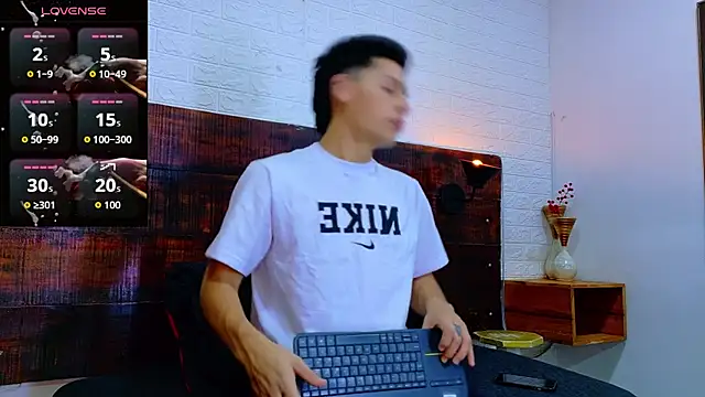 JhosuaVega online show from October 11, 9:19 pm