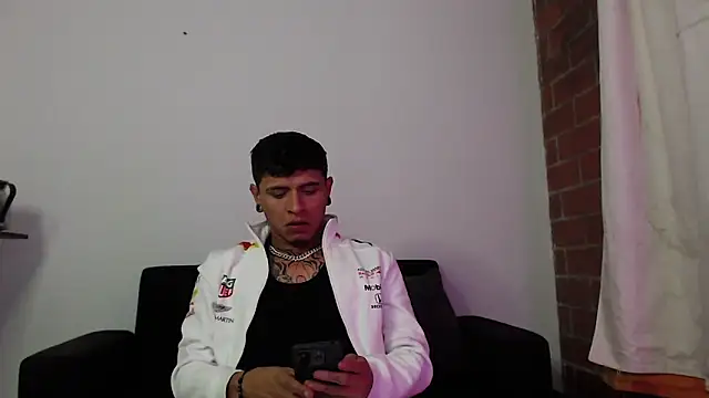 Snapshot of rickgraims chatting on October 8, 3:33 am rickgraims online show from October 8, 3:33 am
