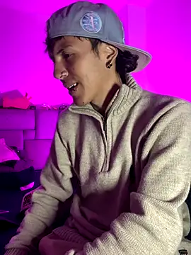 NaytonFreeman online show from November 4, 10:38 am