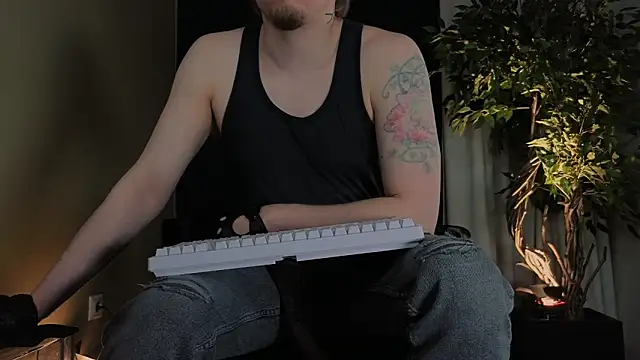 Vincent Hardman online show from April 24, 8:11 pm