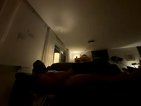 didil1900 online show from December 14, 4:30 am