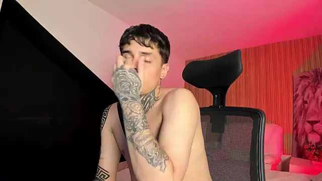 Declan-Fox online show from October 31, 4:47 am