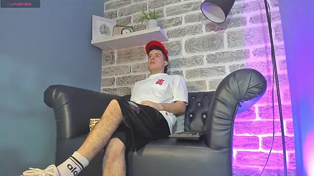 kevinn blue1 online show from December 2, 9:40 pm