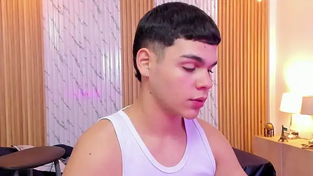 james jonnes online show from November 25, 7:49 pm