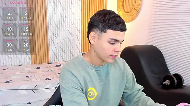Snapshot of james_jonnes chatting on October 8, 7:51 pm james jonnes online show from October 8, 7:51 pm