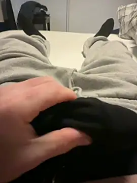 maxh08625 online show from December 3, 12:33 pm