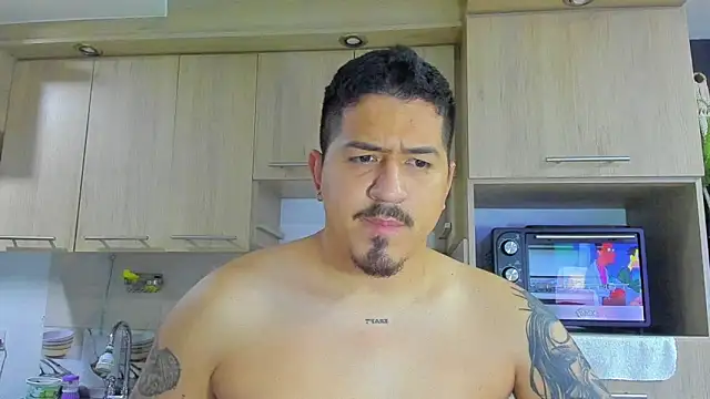 Snapshot of Arnolwilliams chatting on October 12, 11:32 pm Arnolwilliams online show from October 12, 11:32 pm