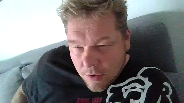 Snapshot of fetter_Daddy_Berlin chatting on October 14, 11:06 am fetter Daddy Berlin online show from October 14, 11:06 am