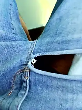 Mikaaa97 online show from April 23, 11:48 am