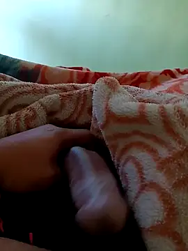 Snapshot of romero115 chatting on October 25, 7:10 am romero115 online show from October 25, 7:10 am