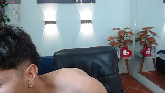Snapshot of rels_be chatting on October 15, 7:32 pm rels be online show from October 15, 7:32 pm
