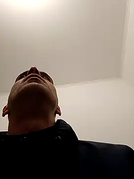 Deffnot7777 online show from November 19, 10:31 pm