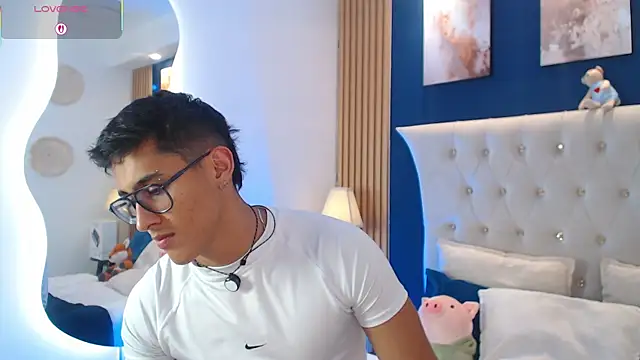 SalvadorFit online show from April 10, 8:27 pm