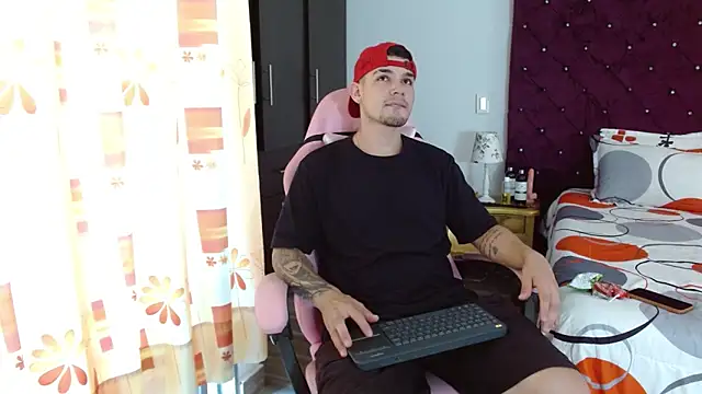 BooyHott  online show from October 22, 7:16 pm