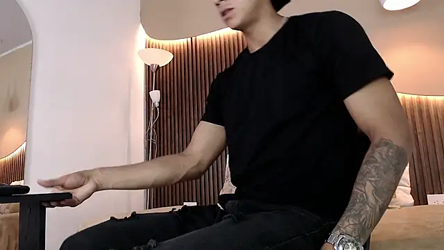 Snapshot of Aiden_steel chatting on October 2, 1:26 pm Aiden steel online show from October 2, 1:26 pm