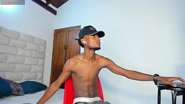 BennBrown online show from November 18, 8:12 pm