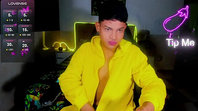 Noahnaughty 21 online show from September 20, 7:19 am