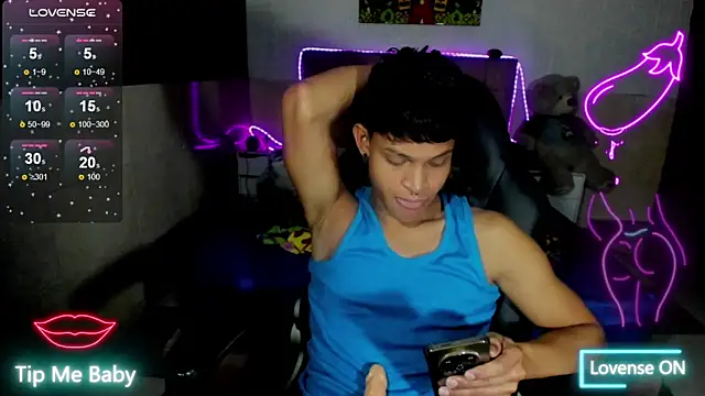 Noahnaughty 21 online show from September 24, 1:38 am
