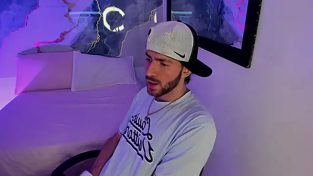 Snapshot of bastian12__ chatting on October 8, 3:55 am bastian12 online show from October 8, 3:55 am