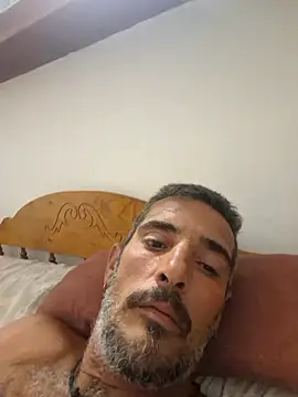 Snapshot of Disfruton42 chatting on October 15, 2:24 pm Disfruton42 online show from October 15, 2:24 pm