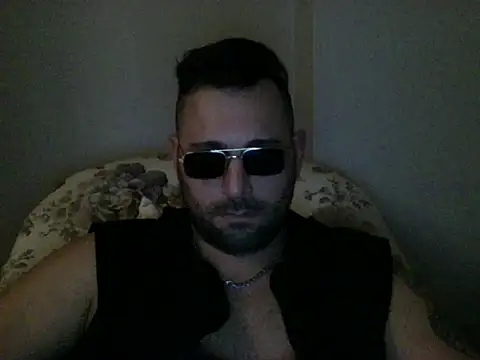 izlebeni  online show from November 17, 7:39 pm