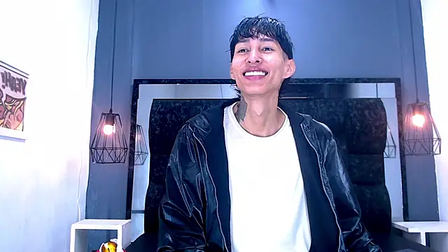 Daniel delux  online show from December 3, 11:05 am