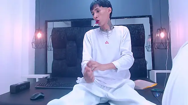 Daniel delux  online show from October 21, 3:53 am