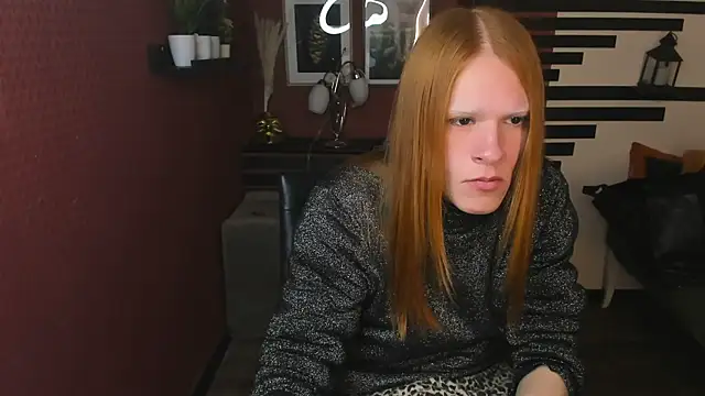 ChloeValentinee online show from November 28, 1:35 pm