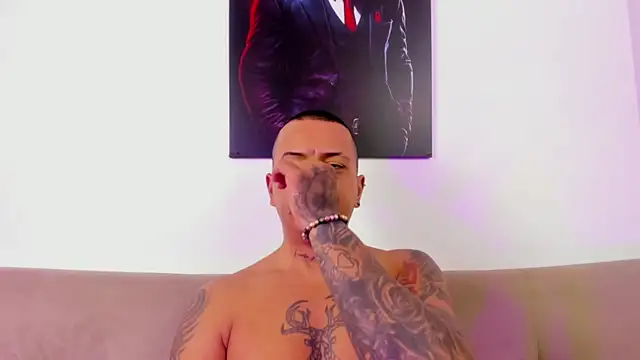 MaximoHall86 online show from November 26, 1:03 pm