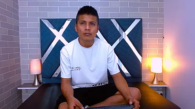 marcus hans  online show from November 7, 7:17 pm