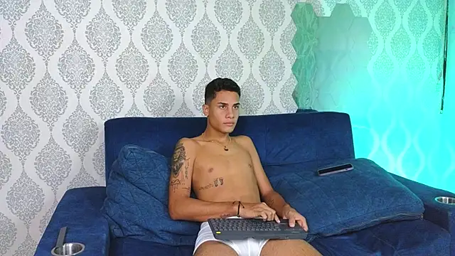Snapshot of Twink_davidxx chatting on September 28, 7:56 pm Twink davidxx online show from September 28, 7:56 pm